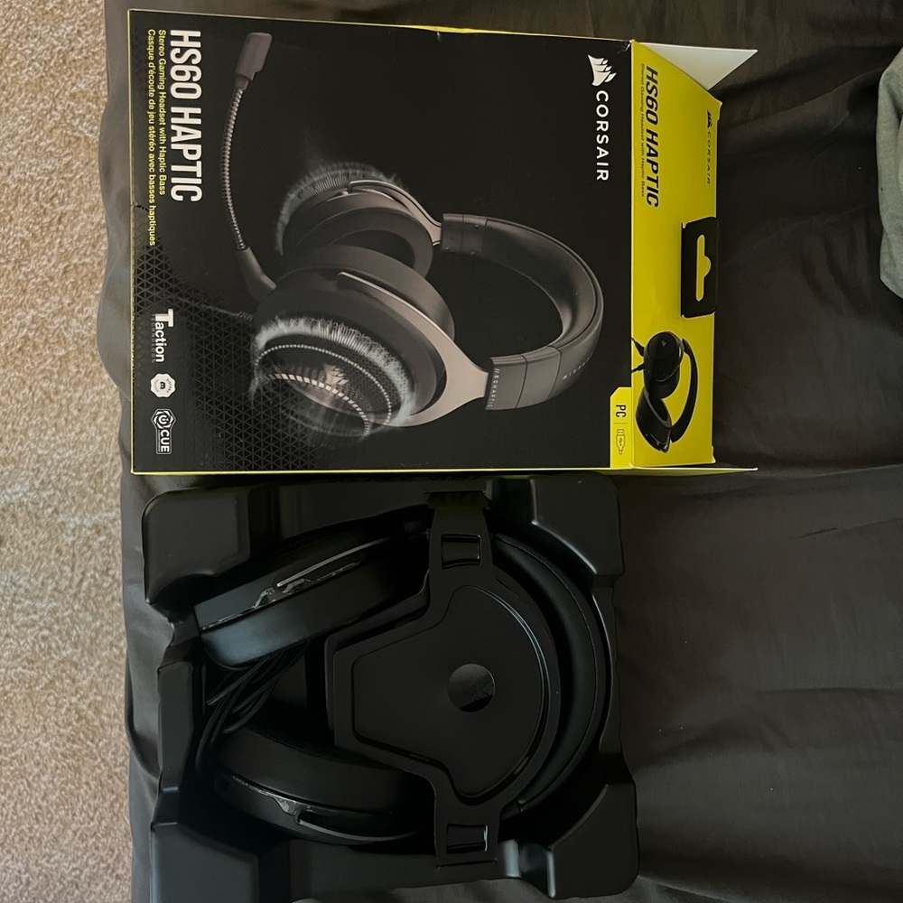 Corsair HS60 Haptic stereo gaming headset